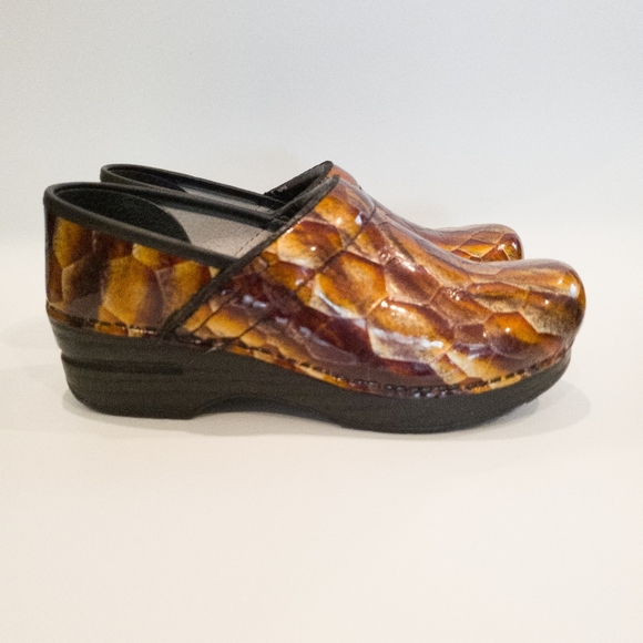 Dansko Womens Tiger Eye Leather Professional Shoes Clogs Size 6.5 - Picture 6 of 16